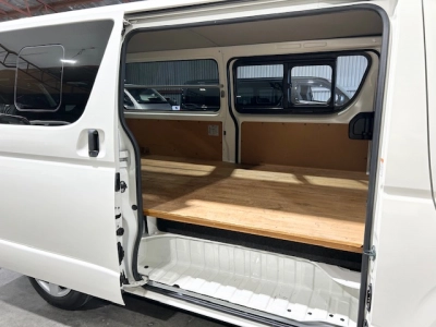 2017 Toyota Hiace LWB *** $4000 REDUCED *** SUPER LOW 67kms