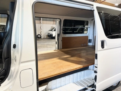 2017 Toyota Hiace LWB *** $4000 REDUCED *** SUPER LOW 67kms