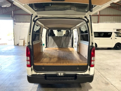 2017 Toyota Hiace LWB *** $4000 REDUCED *** SUPER LOW 67kms