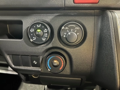 2017 Toyota Hiace LWB *** $4000 REDUCED *** SUPER LOW 67kms