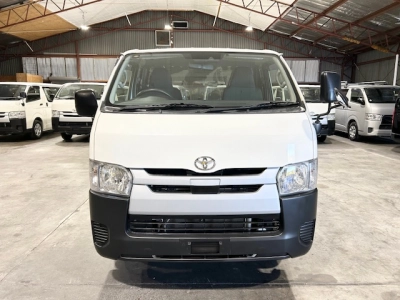 2017 Toyota Hiace LWB *** $4000 REDUCED *** SUPER LOW 67kms