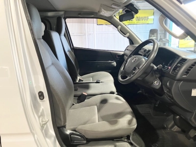 2017 TOYOTA HIACE LWB ** NEW YEAR SALE ** WAS $31,995 NOW $28,295