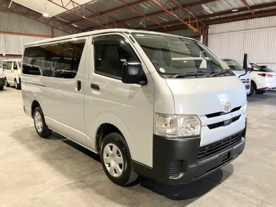 2017 TOYOTA HIACE LWB SUPER LOW 68kms *SOLD SOLD SOLD