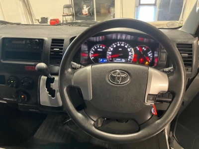 2017 TOYOTA HIACE LWB ** NEW YEAR SALE ** WAS $31,995 NOW $28,295