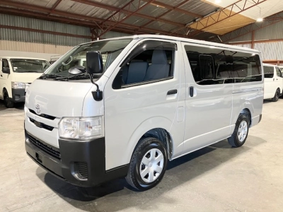 2017 TOYOTA HIACE LWB ** NEW YEAR SALE ** WAS $31,995 NOW $28,295