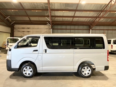 2017 TOYOTA HIACE LWB ** NEW YEAR SALE ** WAS $31,995 NOW $28,295