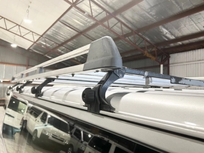 2015 Toyota Hiace = Rare MANUAL / 4X4 = 