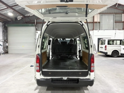 2020 Toyota Hiace ***HIGHROOF*** 2WD = ONLY 70kms! =