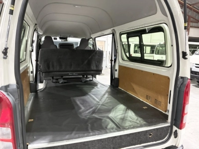 2020 Toyota Hiace ***HIGHROOF*** 2WD = ONLY 70kms! =