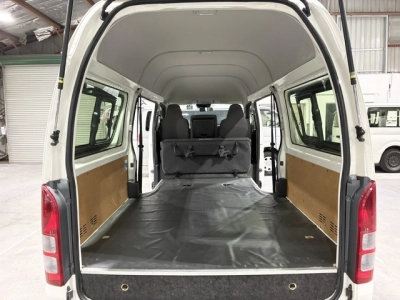 2020 Toyota Hiace ***HIGHROOF*** 2WD = ONLY 70kms! =