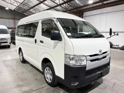 2020 Toyota Hiace ***HIGHROOF*** 2WD = ONLY 70kms! = 6 Seaters