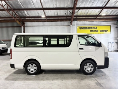 2020 Toyota Hiace ONLY 71km / Rear Aircon 6 / 9 SEATER
