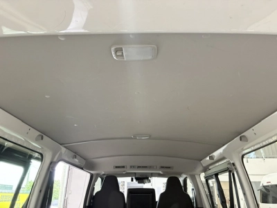 2020 Toyota Hiace ONLY 71km / Rear Aircon 6 / 9 SEATER