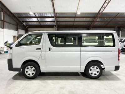 2022 Toyota Hiace 4X4 Facelift Model / ONLY 71kms!!