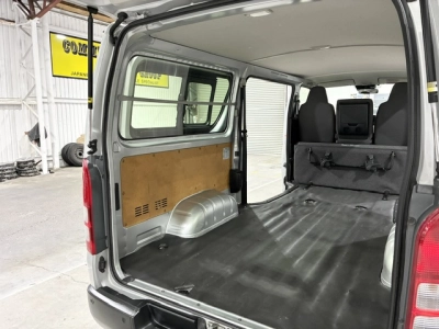 2022 Toyota Hiace 4X4 Facelift Model / ONLY 71kms!!