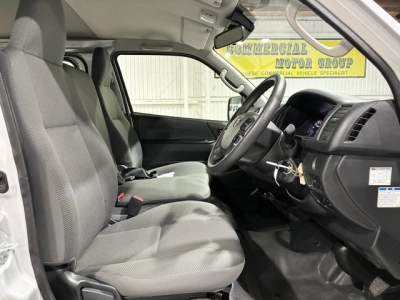 2022 Toyota Hiace 4X4 Facelift Model / ONLY 71kms!!
