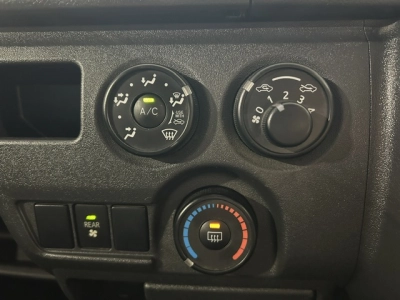 2019 Toyota Hiace =4X4= Rear Aircon_6 or 9 Seater ** BIG SALE _ OFFER END 14/05 **