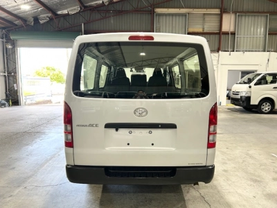 2019 Toyota Hiace ** SUPER LOW 73kms ** +++ $4000 REDUCED +++