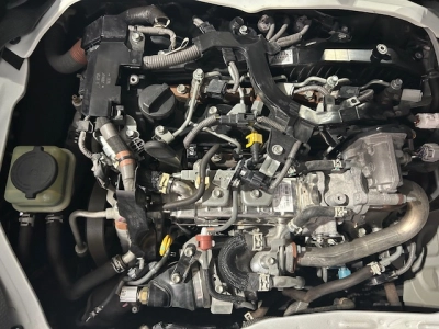 2021 Toyota Hiace Facelift Model 4x4 *6 Seaters*