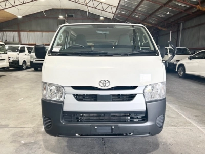 2021 Toyota Hiace CURRENT Model 4WD_ 6 Seaters_ $500 DISCOUNTED FOR FUEL (1 WEEK ONLY)