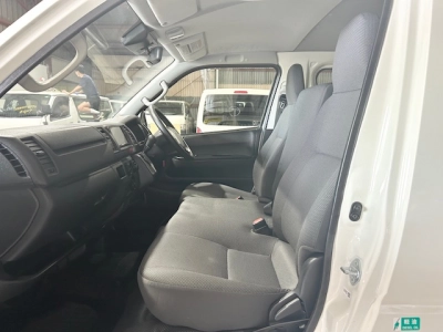 2021 Toyota Hiace Facelift Model 4x4 *6 Seaters*