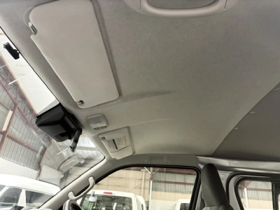 2021 Toyota Hiace 4X4 Facelift Model / ONLY 75km / 6 SEATER