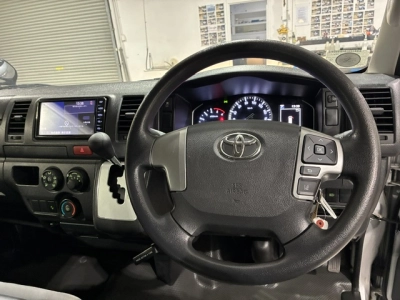 2021 Toyota Hiace 4X4 Facelift Model / ONLY 75km / 6 SEATER