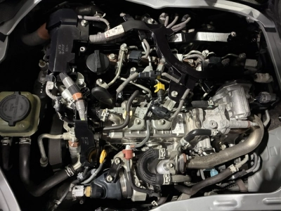2021 Toyota Hiace 4X4 Facelift Model / ONLY 75km / 6 SEATER