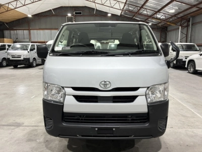 2021 Toyota Hiace 4X4 Facelift Model / ONLY 75km / 6 SEATER