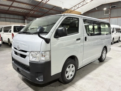 2021 Toyota Hiace 4X4 Facelift Model / ONLY 75km / 6 SEATER
