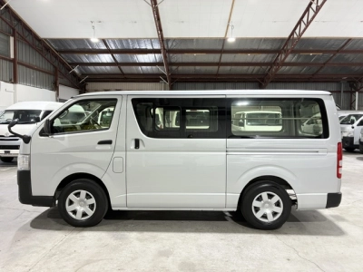 2021 Toyota Hiace 4X4 Facelift Model / ONLY 75km / 6 SEATER