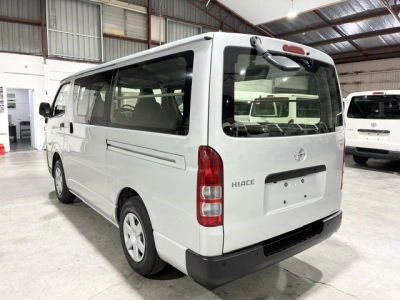 2021 Toyota Hiace 4X4 Facelift Model / ONLY 75km / 6 SEATER