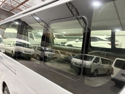 2021 Toyota Hiace 4X4 Facelift Model / ONLY 75km / 6 SEATER