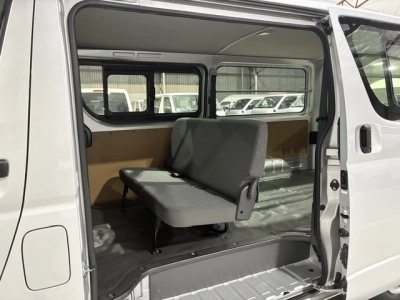 2021 Toyota Hiace 4X4 Facelift Model / ONLY 75km / 6 SEATER