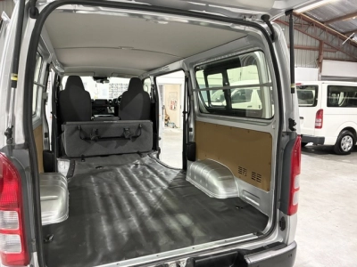 2021 Toyota Hiace 4X4 Facelift Model / ONLY 75km / 6 SEATER