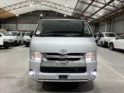 2018 Toyota Hiace =4X4= GL PACKAGE!! 6 SEATERS / FULL OPTIONS!!