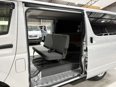 2018 Toyota Hiace =4X4= GL PACKAGE!! 6 SEATERS / FULL OPTIONS!!