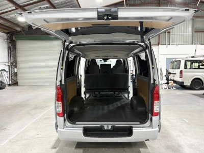 2018 Toyota Hiace =4X4= GL PACKAGE!! 6 SEATERS / FULL OPTIONS!!