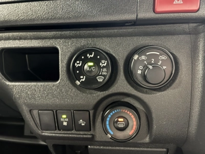 2018 Toyota Hiace =4X4= GL PACKAGE!! 6 SEATERS / FULL OPTIONS!!