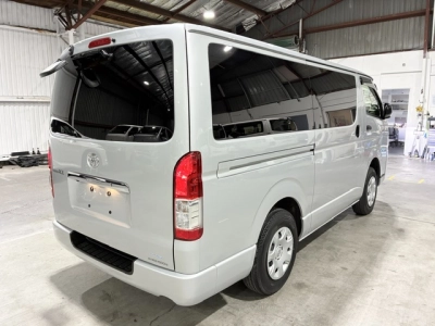 2018 Toyota Hiace =4X4= GL PACKAGE!! 6 SEATERS / FULL OPTIONS!!
