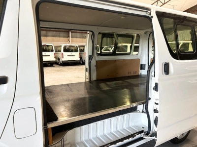 2017 Toyota Hiace 78kms Only $1000 REDUCED for Fuel Inflation 