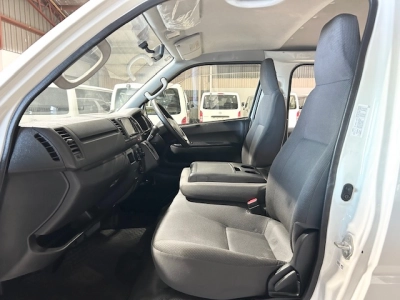 2017 Toyota Hiace 78kms Only $1000 REDUCED for Fuel Inflation 