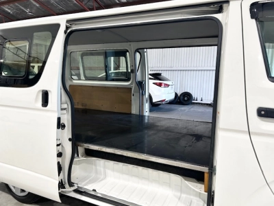 2017 Toyota Hiace 78kms Only $1000 REDUCED for Fuel Inflation 