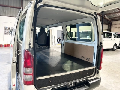 2017 Toyota Hiace 78kms Only $1000 REDUCED for Fuel Inflation 