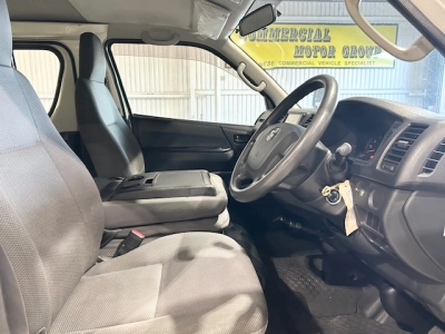 2017 Toyota Hiace 78kms Only $1000 REDUCED for Fuel Inflation 