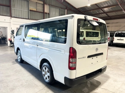 2018 Toyota Hiace = 6 Seaters = ONLY 89kms!!