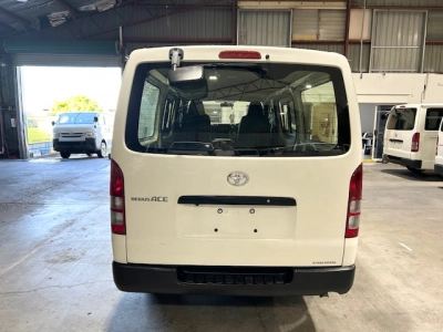 2018 Toyota Hiace = 6 Seaters = ONLY 89kms!!