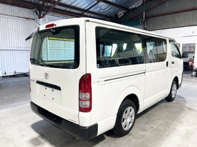 2018 Toyota Hiace = 6 Seaters = ONLY 89kms!!