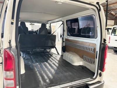 2016 Toyota Hiace 6 Seater $1000 REDUCED for Fuel Inflation
