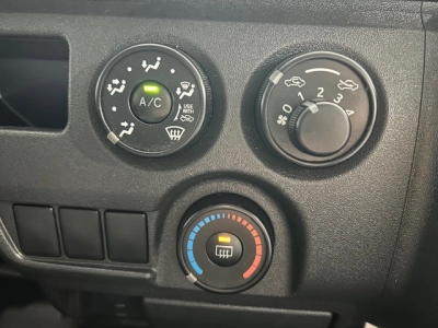 2016 Toyota Hiace 6 Seater $1000 REDUCED for Fuel Inflation